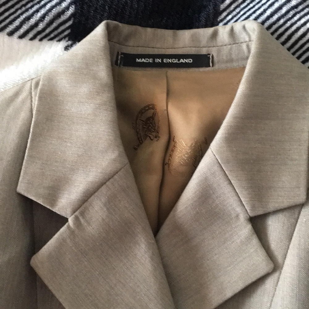 Pytchley authentic riding coat. - Picture 9 of 14